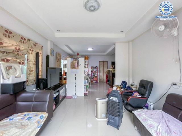 *****บ้านเดี่ยวมือสอง ม.ศุภาลัยการ์เด้นวิลล์ แจ้งวัฒนะ-หลักสี่ เนื้อที่กว่า 71.2 ตร.ว. ฟังก์ชันครบ 4 ห้องนอน 3 ห้องน้ำ 2 ที่จอดรถ บ้านสวย สภาพดีมาก พร้อมเข้าอยู่ แถมฟรี !! เครืองปรับอากาศ 4 เครื่อง+เครื่องทำน้ำอุ่น 2 เครื่อง ตอบโจทย์ทุกครอบครัว บนทำเลเดินทางสะดวก เข้าสู่ใจกลางเมืองได้อย่างสะดวกสบาย ใกล้ทางด่วนศรีสมานและรถไฟฟ้าสายสีแดง สถานีดอนเมือง